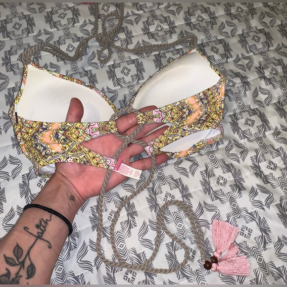 Bathing suit - Picture 3 of 3